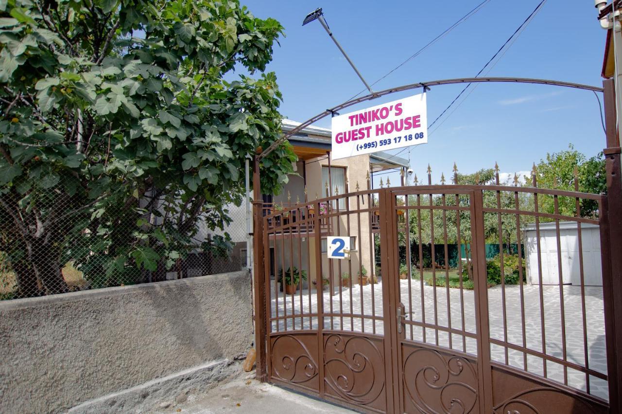 Tinikos Guest House Telavi Bagian luar foto
