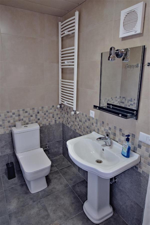 Tinikos Guest House Telavi Bagian luar foto