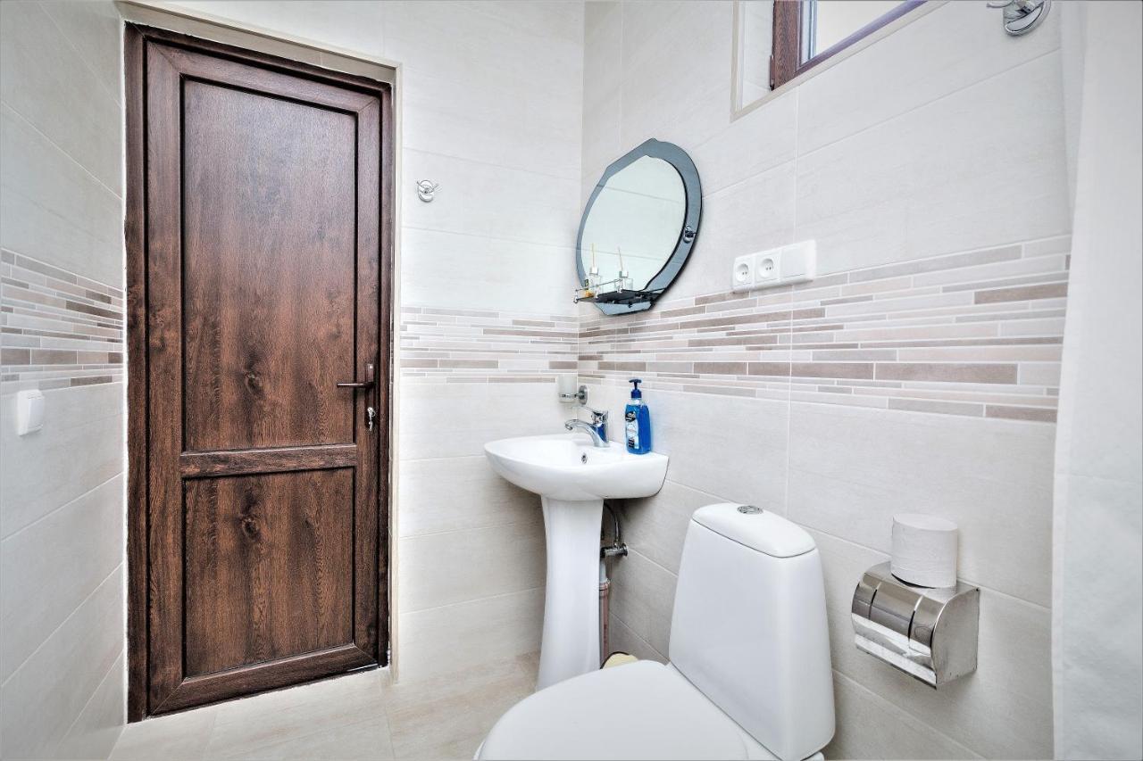 Tinikos Guest House Telavi Bagian luar foto