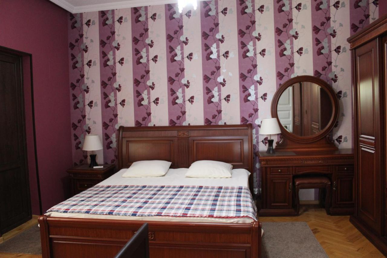 Tinikos Guest House Telavi Bagian luar foto